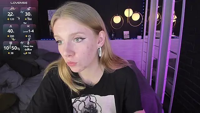 Snapshot of Layla_Glam chatting on September 20, 2025, 1:34 pm Layla Glam online show from September 20, 2025, 1:34 pm