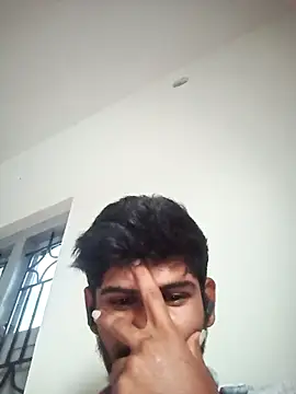 Snapshot of Entos chatting on November 7, 2025, 12:38 pm Entos online show from November 7, 2025, 12:38 pm