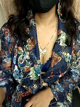 Snapshot of Hey_Jully chatting on September 26, 2025, 4:49 am Hey Jully online show from September 26, 2025, 4:49 am