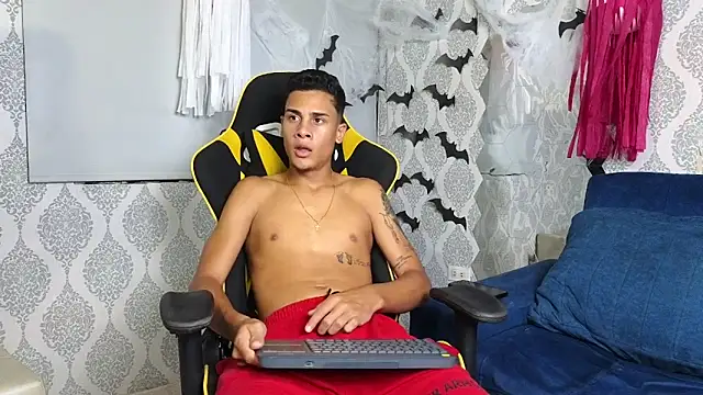 Snapshot of Twink_davidxx chatting on October 23, 2025, 9:57 pm Twink davidxx online show from October 23, 2025, 9:57 pm