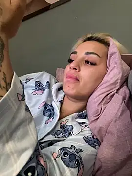 Snapshot of Giullyaxx chatting on September 30, 2025, 8:47 pm Giullyaxx online show from September 30, 2025, 8:47 pm