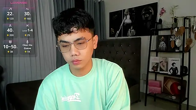 Snapshot of JuliuswildCock chatting on October 5, 2025, 4:49 pm JuliuswildCock online show from October 5, 2025, 4:49 pm