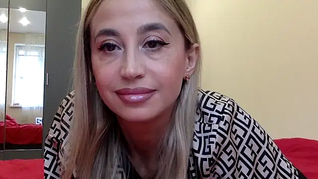 Snapshot of Jeyvaris chatting on November 1, 2025, 1:46 pm Jeyvaris online show from November 1, 2025, 1:46 pm