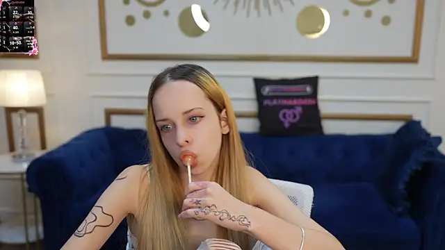 Snapshot of Luchi_Sun chatting on October 15, 2025, 2:28 pm Luchi Sun online show from October 15, 2025, 2:28 pm