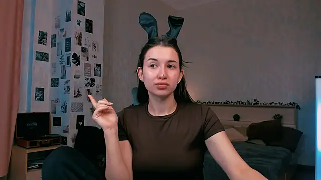 Snapshot of raviolly046 chatting on October 22, 2025, 12:49 pm raviolly046 online show from October 22, 2025, 12:49 pm