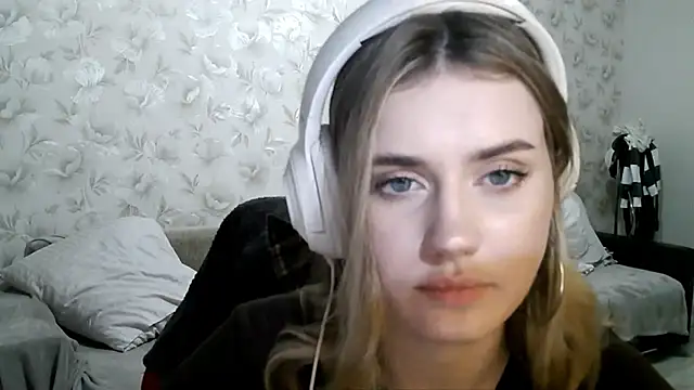 Snapshot of JerrieLoosle chatting on October 10, 2025, 4:28 pm JerrieLoosle online show from October 10, 2025, 4:28 pm