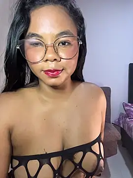 Snapshot of britanny-stone chatting on October 19, 2025, 6:58 am britanny-stone online show from October 19, 2025, 6:58 am