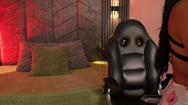 Snapshot of AuroraLanee chatting on October 6, 2025, 8:17 pm AuroraLanee online show from October 6, 2025, 8:17 pm