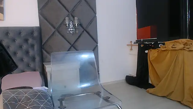 WendyChantal online show from October 18, 2025, 6:05 am