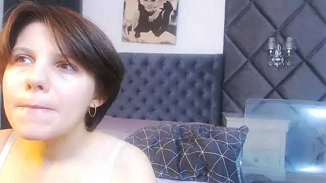 WendyChantal online show from October 22, 2025, 4:02 am