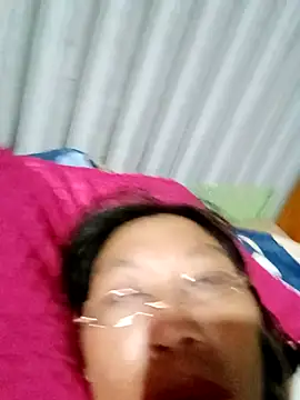 Snapshot of bella-bae chatting on October 3, 2025, 11:29 am bella-bae online show from October 3, 2025, 11:29 am