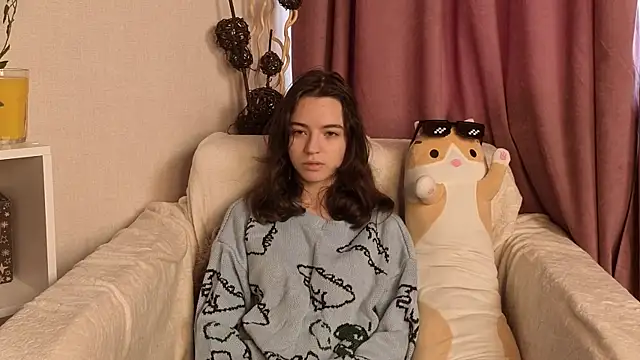 TarahCayne online show from October 23, 2025, 8:35 am