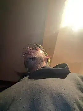 Snapshot of ThrowedWorldWide chatting on November 16, 2025, 1:33 am ThrowedWorldWide online show from November 16, 2025, 1:33 am