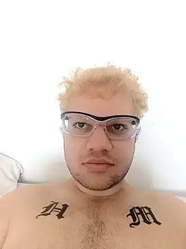 Snapshot of James55pp chatting on October 6, 2025, 11:07 am James55pp online show from October 6, 2025, 11:07 am