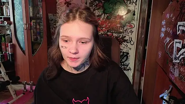 Snapshot of Liaaa_Li chatting on October 17, 2025, 7:11 am Liaaa Li online show from October 17, 2025, 7:11 am