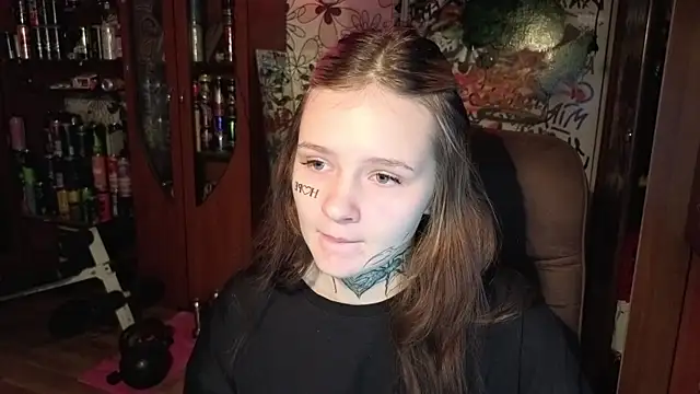 Snapshot of Liaaa_Li chatting on October 18, 2025, 3:24 pm Liaaa Li online show from October 18, 2025, 3:24 pm