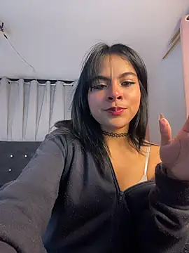 Snapshot of Veeronica_ chatting on November 7, 2025, 12:10 am Veeronica online show from November 7, 2025, 12:10 am