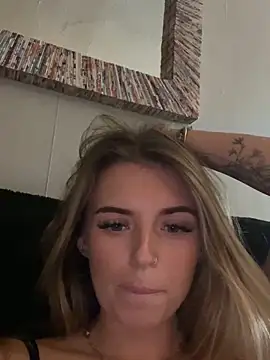 Snapshot of EllieEllxx chatting on October 11, 2025, 12:26 pm EllieEllxx online show from October 11, 2025, 12:26 pm