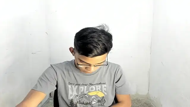 Snapshot of Deivi_colins_23 chatting on October 8, 2025, 11:57 pm Deivi colins 23 online show from October 8, 2025, 11:57 pm