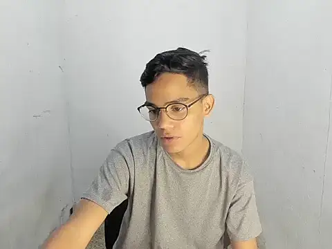 Snapshot of Deivi_colins_23 chatting on October 20, 2025, 12:22 am Deivi colins 23 online show from October 20, 2025, 12:22 am