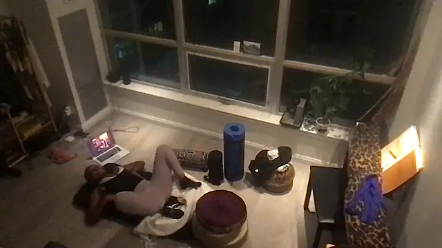 Snapshot of tia___fox chatting on October 28, 2025, 3:54 am tia   fox online show from October 28, 2025, 3:54 am