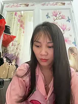 Snapshot of Ami-mi00 chatting on October 19, 2025, 4:18 pm Ami-mi00 online show from October 19, 2025, 4:18 pm