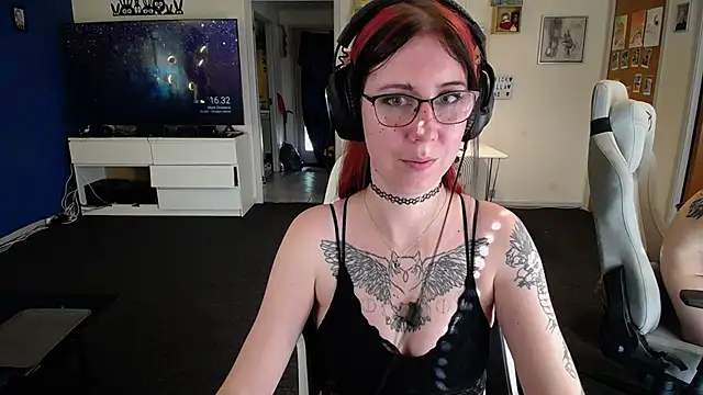 Snapshot of TattooedGirls chatting on September 29, 2025, 2:33 pm TattooedGirls online show from September 29, 2025, 2:33 pm