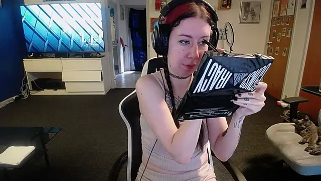 Snapshot of TattooedGirls chatting on October 1, 2025, 8:31 am TattooedGirls online show from October 1, 2025, 8:31 am