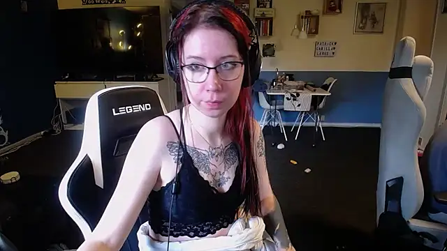 Snapshot of TattooedGirls chatting on October 13, 2025, 8:25 am TattooedGirls online show from October 13, 2025, 8:25 am