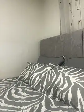 sindyy 01 online show from October 7, 2025, 3:47 am