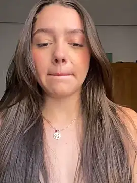 Snapshot of luiza_barcelos chatting on October 7, 2025, 12:35 pm luiza barcelos online show from October 7, 2025, 12:35 pm