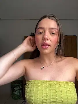 Snapshot of luiza_barcelos chatting on October 13, 2025, 1:22 pm luiza barcelos online show from October 13, 2025, 1:22 pm