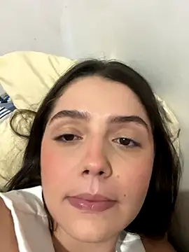 Snapshot of luiza_barcelos chatting on October 17, 2025, 2:48 am luiza barcelos online show from October 17, 2025, 2:48 am