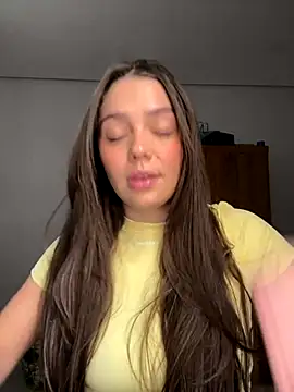 Snapshot of luiza_barcelos chatting on October 27, 2025, 6:34 pm luiza barcelos online show from October 27, 2025, 6:34 pm