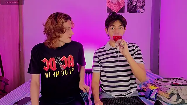 Snapshot of Darcy_and_Stolas chatting on October 29, 2025, 9:38 pm Darcy and Stolas online show from October 29, 2025, 9:38 pm