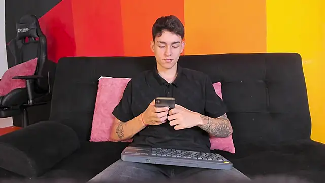 LukeSavagge online show from October 14, 2025, 3:02 pm
