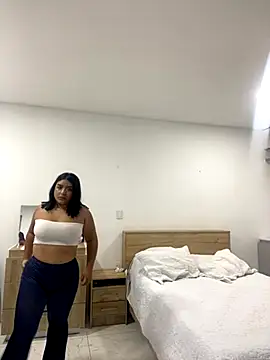 Snapshot of AryRose_ chatting on October 6, 2025, 12:41 am AryRose  online show from October 6, 2025, 12:41 am