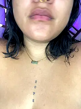 Snapshot of AryRose_ chatting on October 8, 2025, 12:25 pm AryRose  online show from October 8, 2025, 12:25 pm