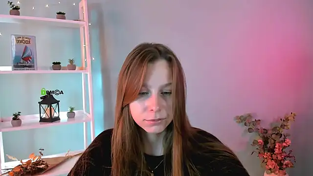 Snapshot of esme_moore_ chatting on October 4, 2025, 8:56 am esme moore  online show from October 4, 2025, 8:56 am