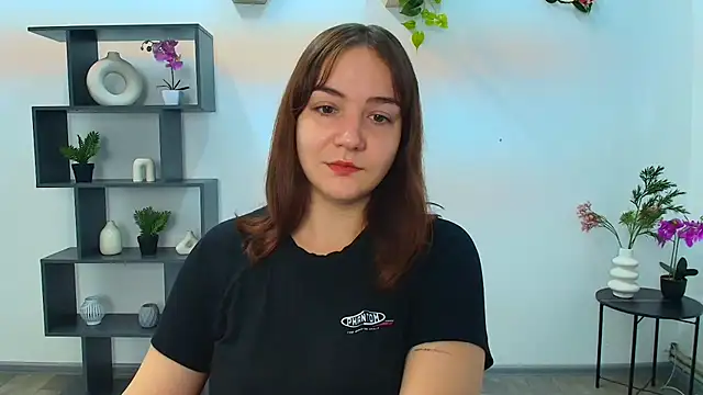 Snapshot of OliviaMontgommery chatting on October 10, 2025, 5:17 am OliviaMontgommery online show from October 10, 2025, 5:17 am