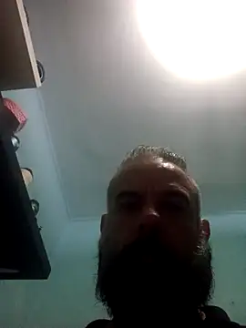 kikecastella online show from October 22, 2025, 10:42 pm