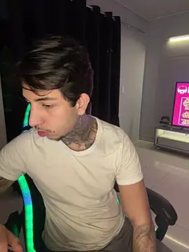 Snapshot of RealGdiass chatting on October 29, 2025, 12:13 am RealGdiass online show from October 29, 2025, 12:13 am