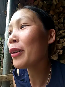 Snapshot of hanghuong chatting on October 4, 2025, 3:15 am hanghuong online show from October 4, 2025, 3:15 am