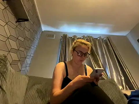 Snapshot of TabbyLovexox chatting on October 14, 2025, 1:23 pm TabbyLovexox online show from October 14, 2025, 1:23 pm