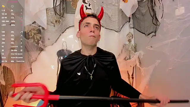 Snapshot of lopez_and_jesus chatting on October 29, 2025, 12:13 am lopez and jesus online show from October 29, 2025, 12:13 am