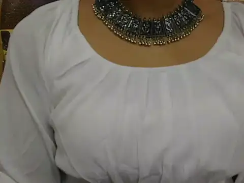 Snapshot of priti_singhaniya chatting on November 3, 2025, 5:09 am priti singhaniya online show from November 3, 2025, 5:09 am