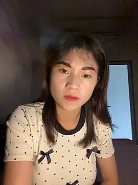 Snapshot of Mylinh- chatting on October 7, 2025, 2:42 am Mylinh- online show from October 7, 2025, 2:42 am