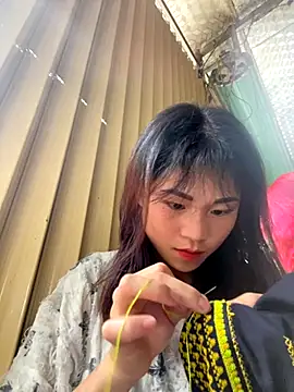 Snapshot of Mylinh- chatting on October 15, 2025, 8:36 am Mylinh- online show from October 15, 2025, 8:36 am