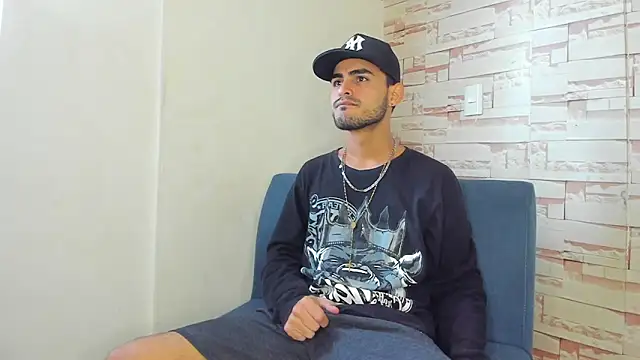 Snapshot of Master_King_Crazzy777 chatting on October 10, 2025, 8:08 pm Master King Crazzy777 online show from October 10, 2025, 8:08 pm