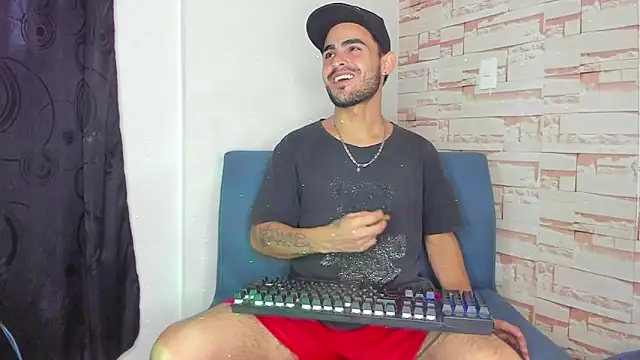 Snapshot of Master_King_Crazzy777 chatting on October 17, 2025, 9:39 pm Master King Crazzy777 online show from October 17, 2025, 9:39 pm